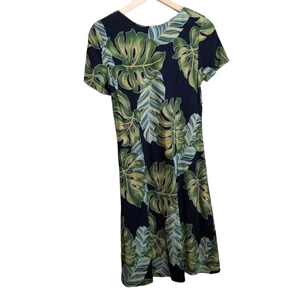 Hilo Hattie Women's HAWAIIN ORIGINAL Shift Dress Size S Blue Rayon Short Sleeves - Picture 2 of 7